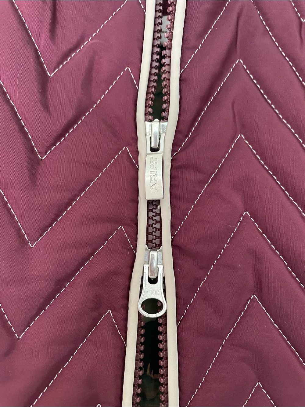 Ariat Quilted Insulated Zip Vest Medium Burgundy Equestrian Horse Print Lining - Picture 6 of 10